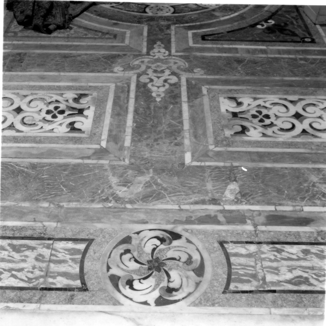 pavimento di Fanzago Cosimo (sec. XVII)
