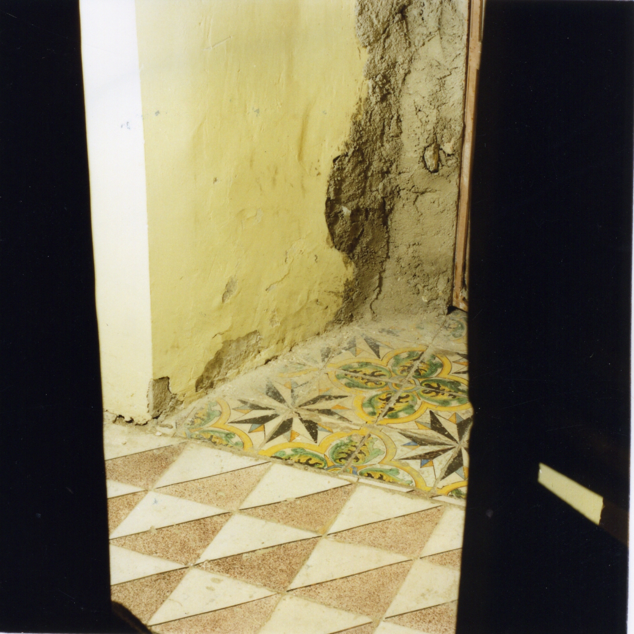 mattonella, serie - bottega napoletana (inizio sec. XVIII)