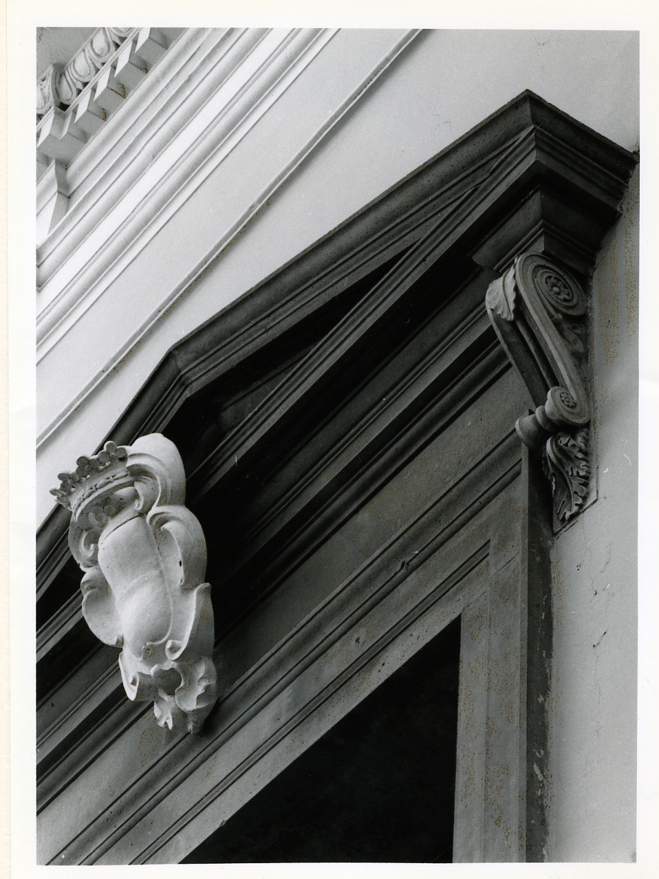 stemma (rilievo) - bottega napoletana (inizio sec. XIX)