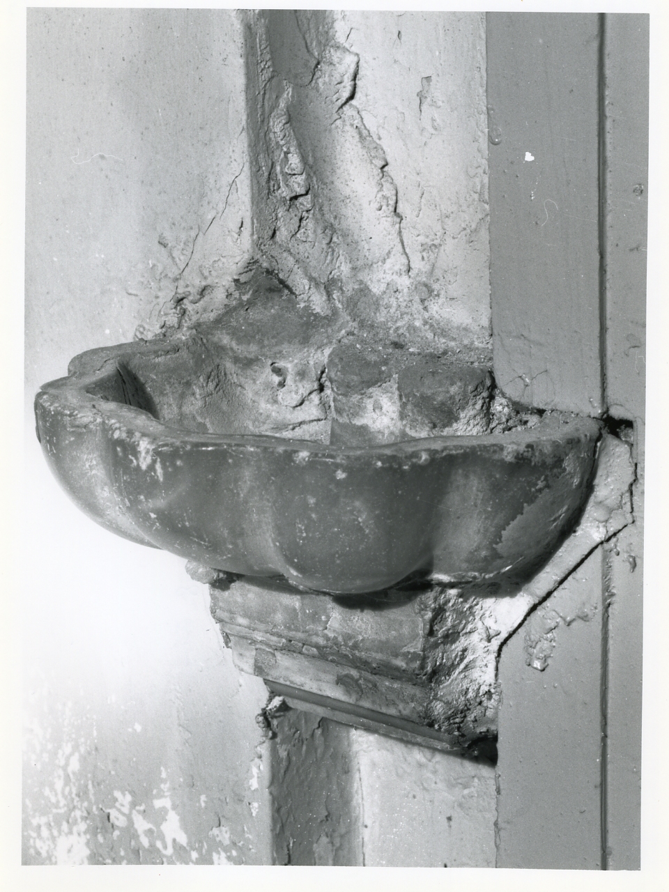 acquasantiera da parete - bottega napoletana (sec. XIX)