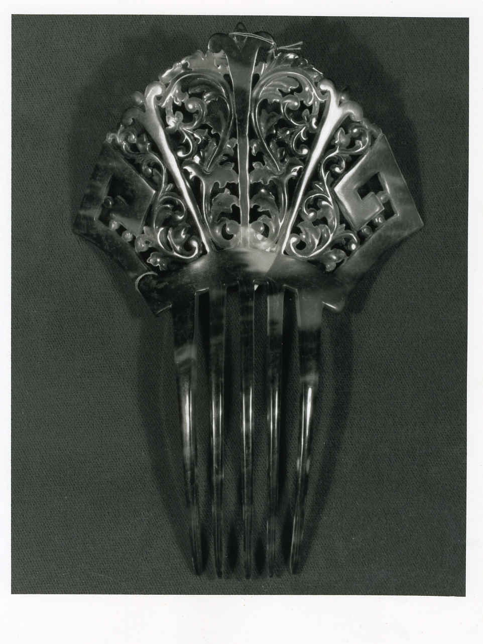 pettine - bottega napoletana (fine/inizio secc. XIX/ XX)