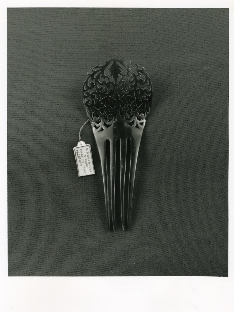 pettine - bottega napoletana (fine/inizio secc. XIX/ XX)