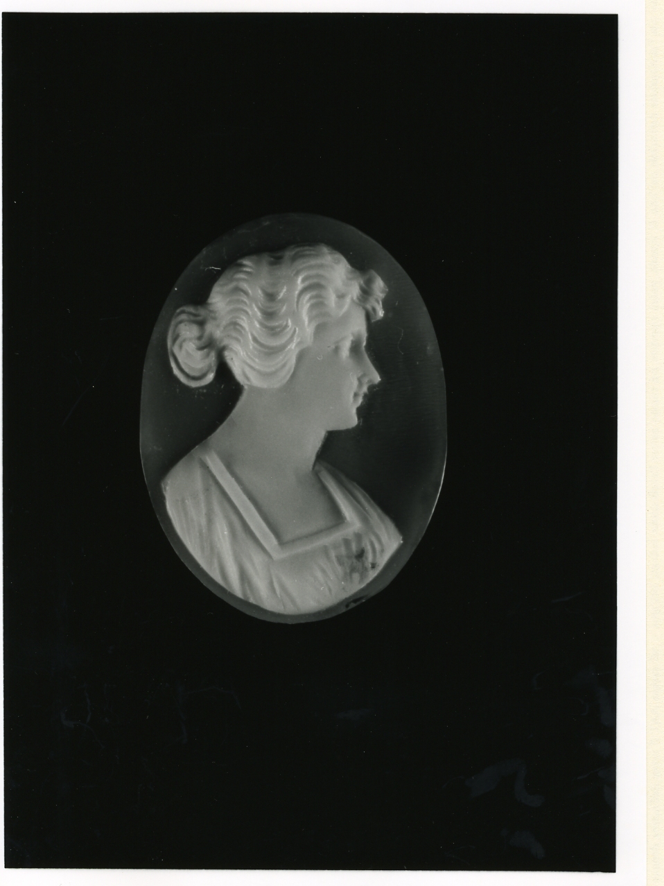 testa di donna (cammeo) - bottega napoletana (inizio sec. XX)