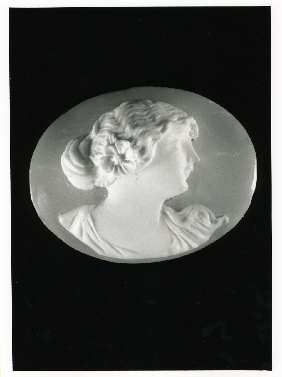 testa di donna (cammeo) - bottega napoletana (inizio sec. XX)