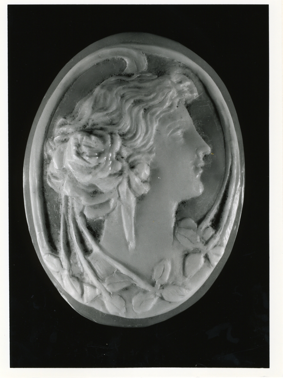 testa di donna (cammeo) - bottega napoletana (inizio sec. XX)
