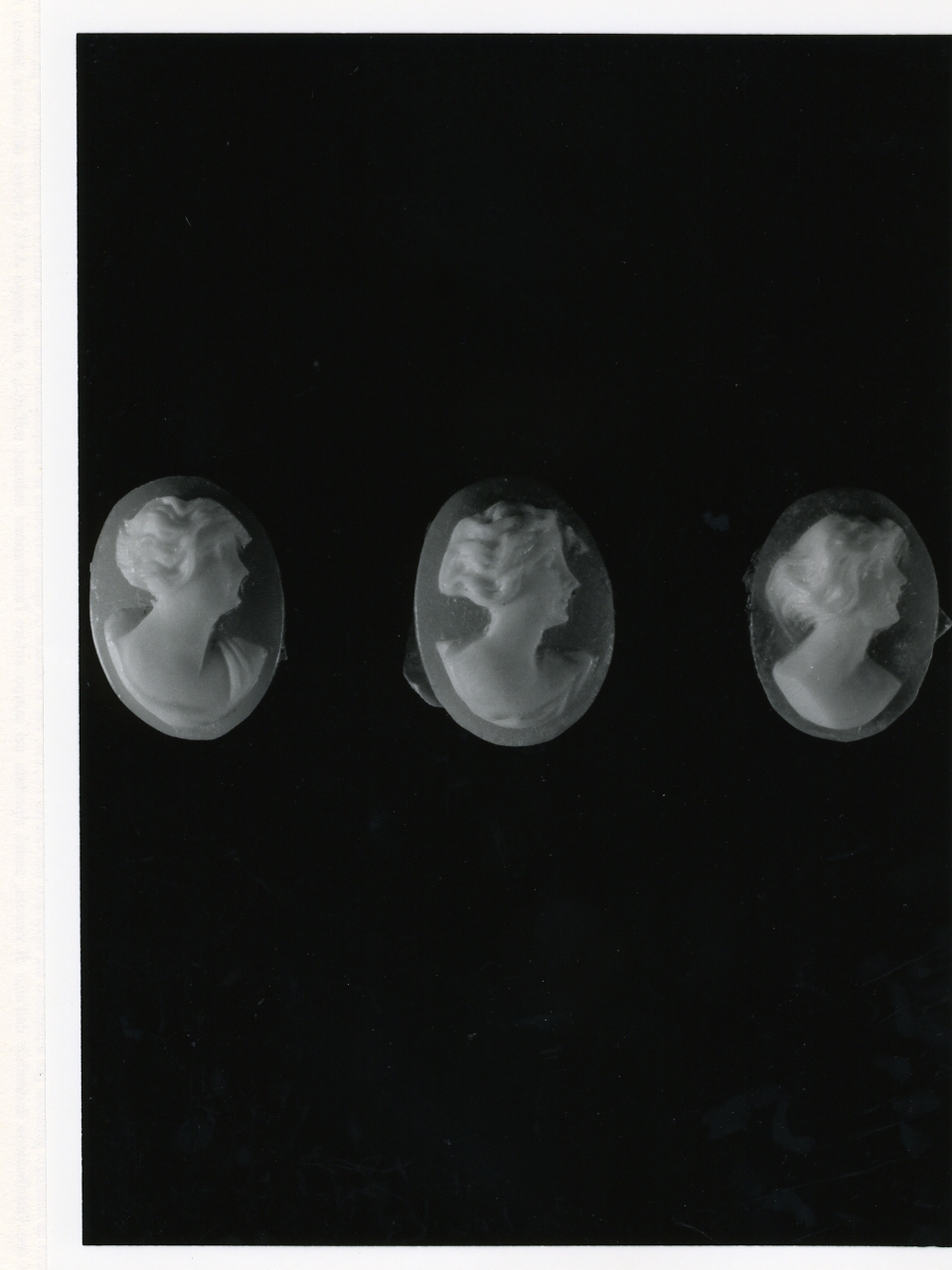 testa di donna (cammeo, serie) - bottega napoletana (primo quarto sec. XX)