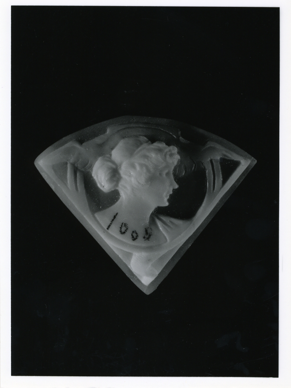 testa di donna (cammeo) - bottega napoletana (primo quarto sec. XX)