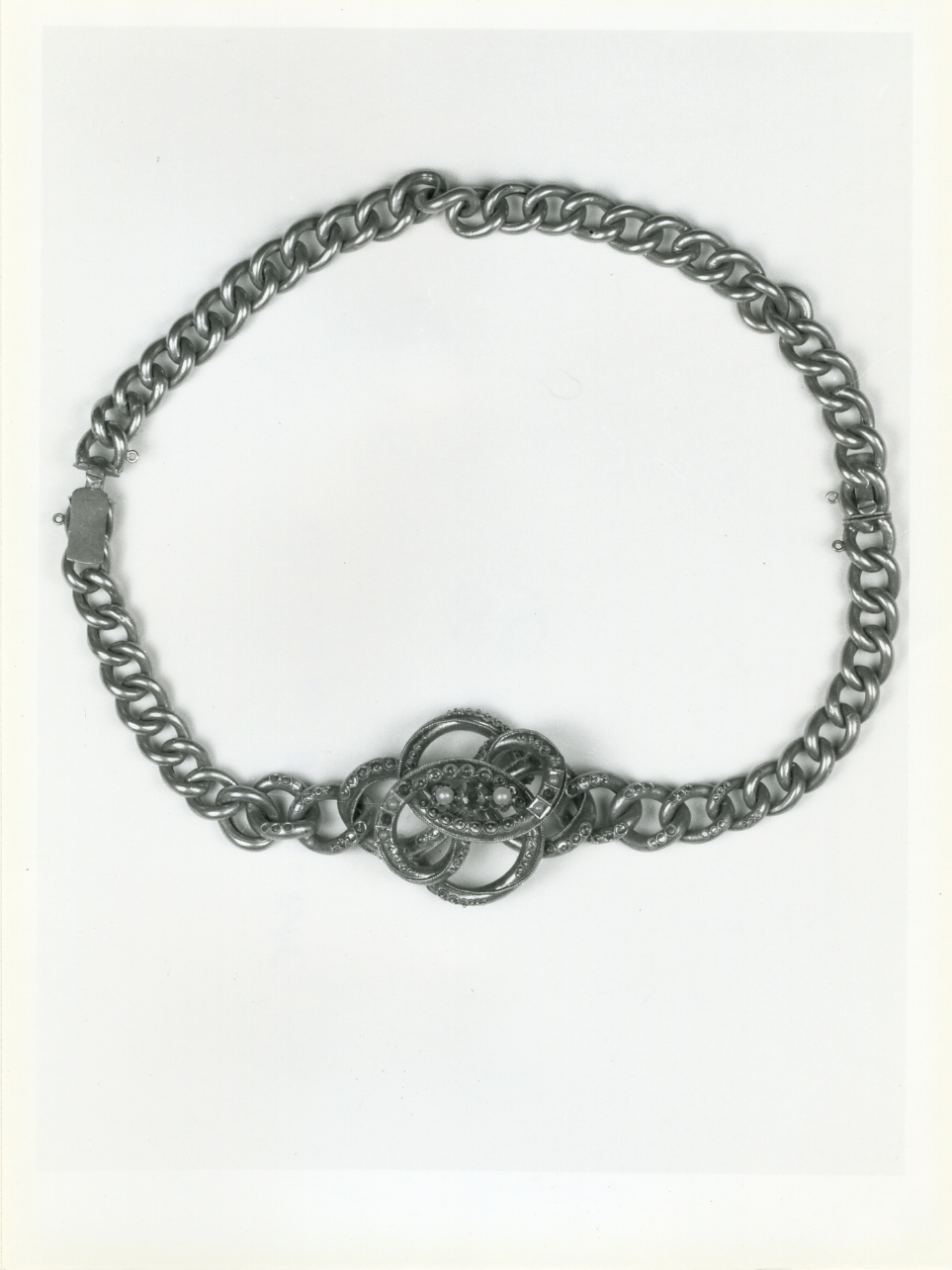 collana - bottega napoletana (prima metà sec. XX)