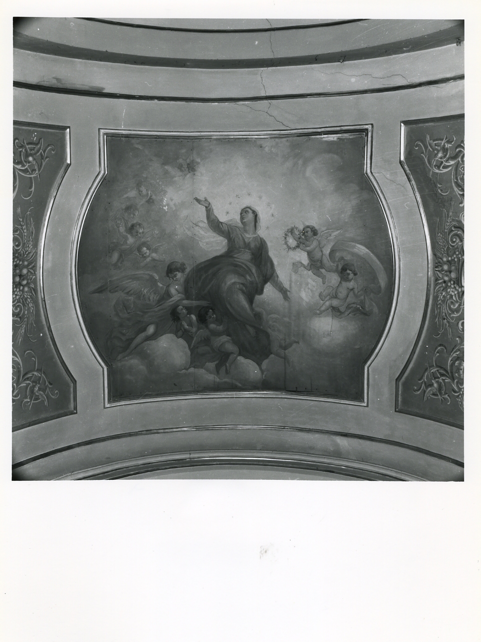 Madonna in gloria (dipinto) di Liguori Giuseppe (prima metà sec. XX)