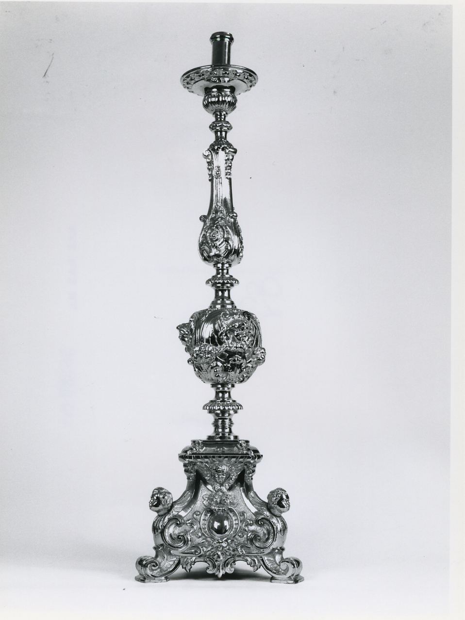 candeliere d'altare, serie - bottega campana (sec. XIX)