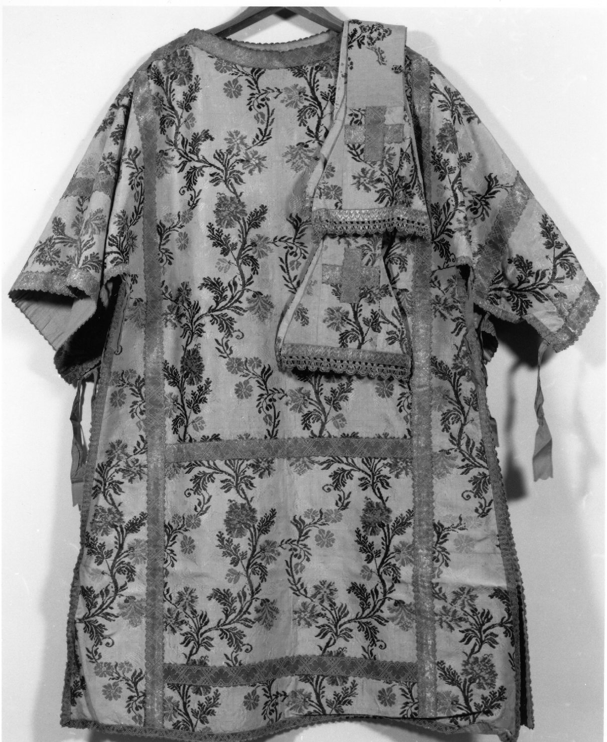 paramento liturgico, insieme - manifattura Italia centro-meridionale (sec. XIX)