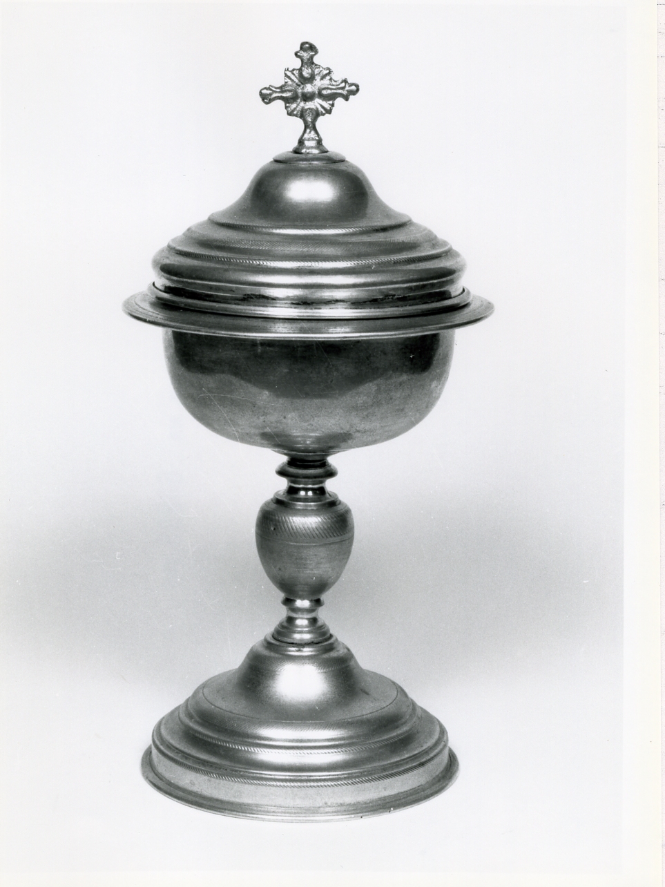 pisside - bottega napoletana (inizio sec. XX)