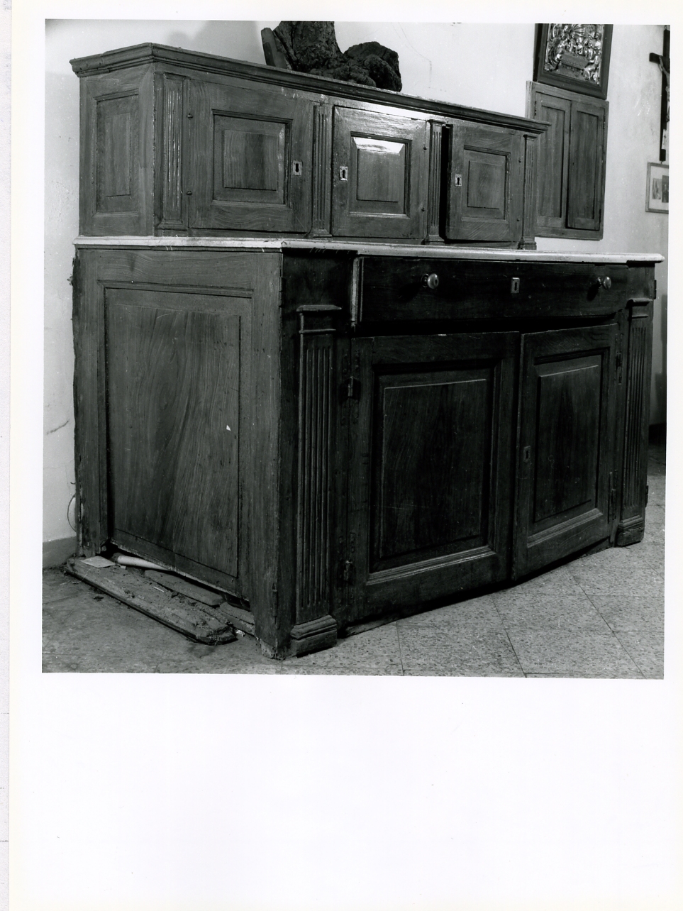 mobile da sacrestia - bottega napoletana (sec. XIX)