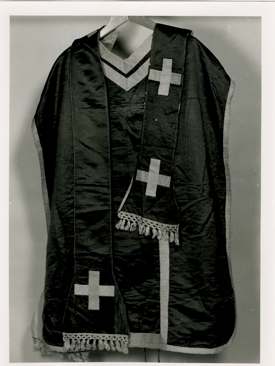 paramento liturgico, insieme - manifattura napoletana (prima metà sec. XX)