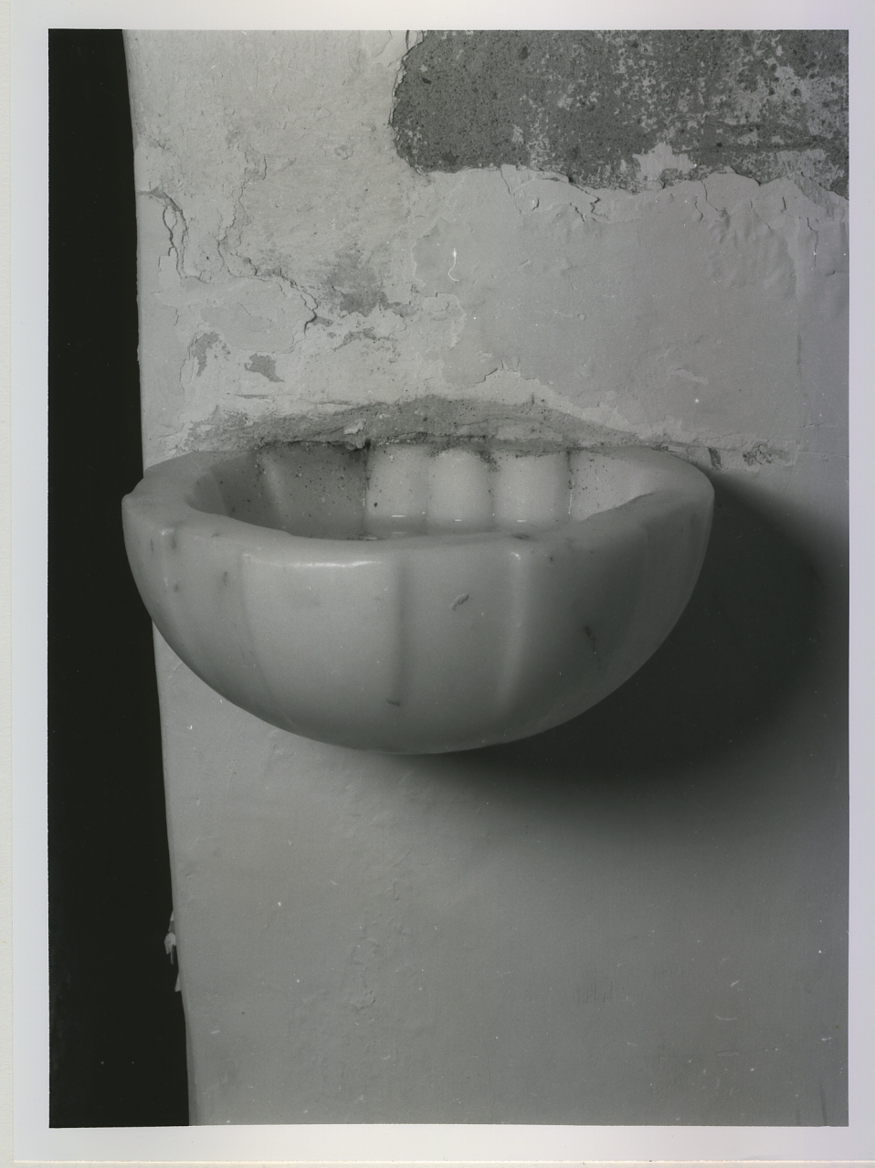 acquasantiera da parete - bottega napoletana (metà sec. XVIII)