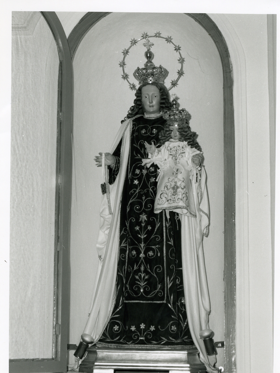 Madonna con Bambino (statua) - bottega napoletana (prima metà sec. XX)