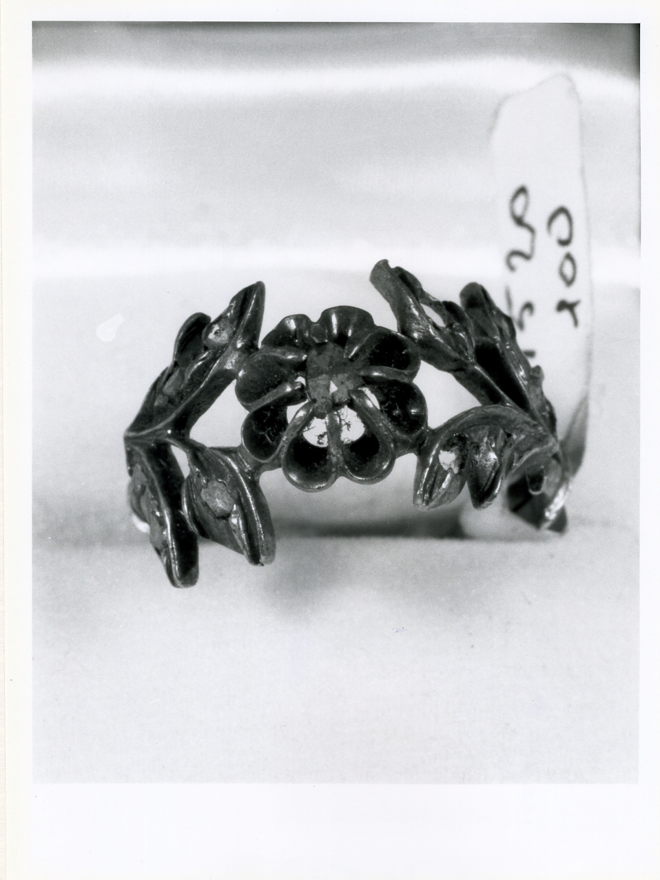 anello - bottega napoletana (fine sec. XIX)