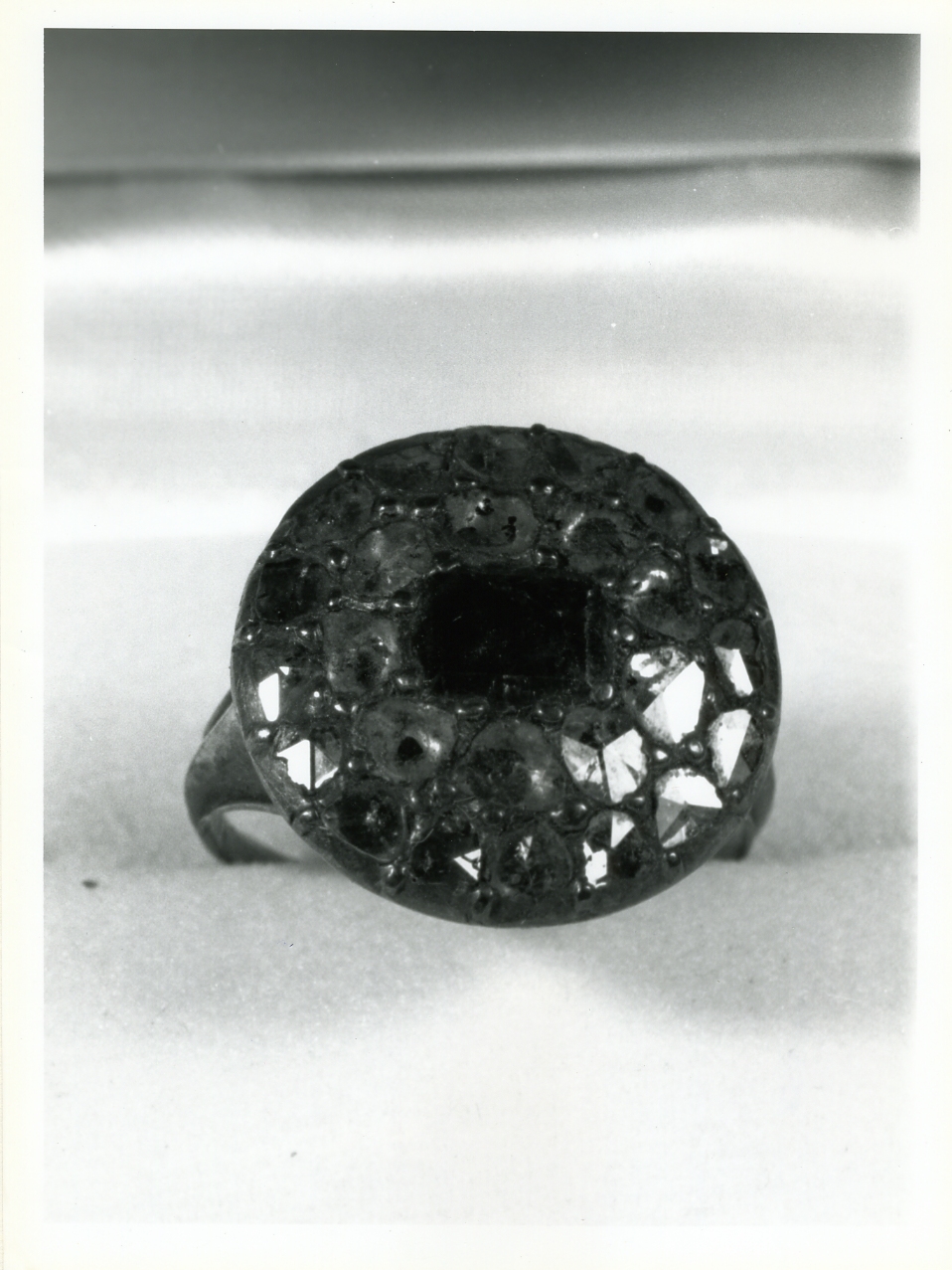 anello - bottega napoletana (fine sec. XIX)