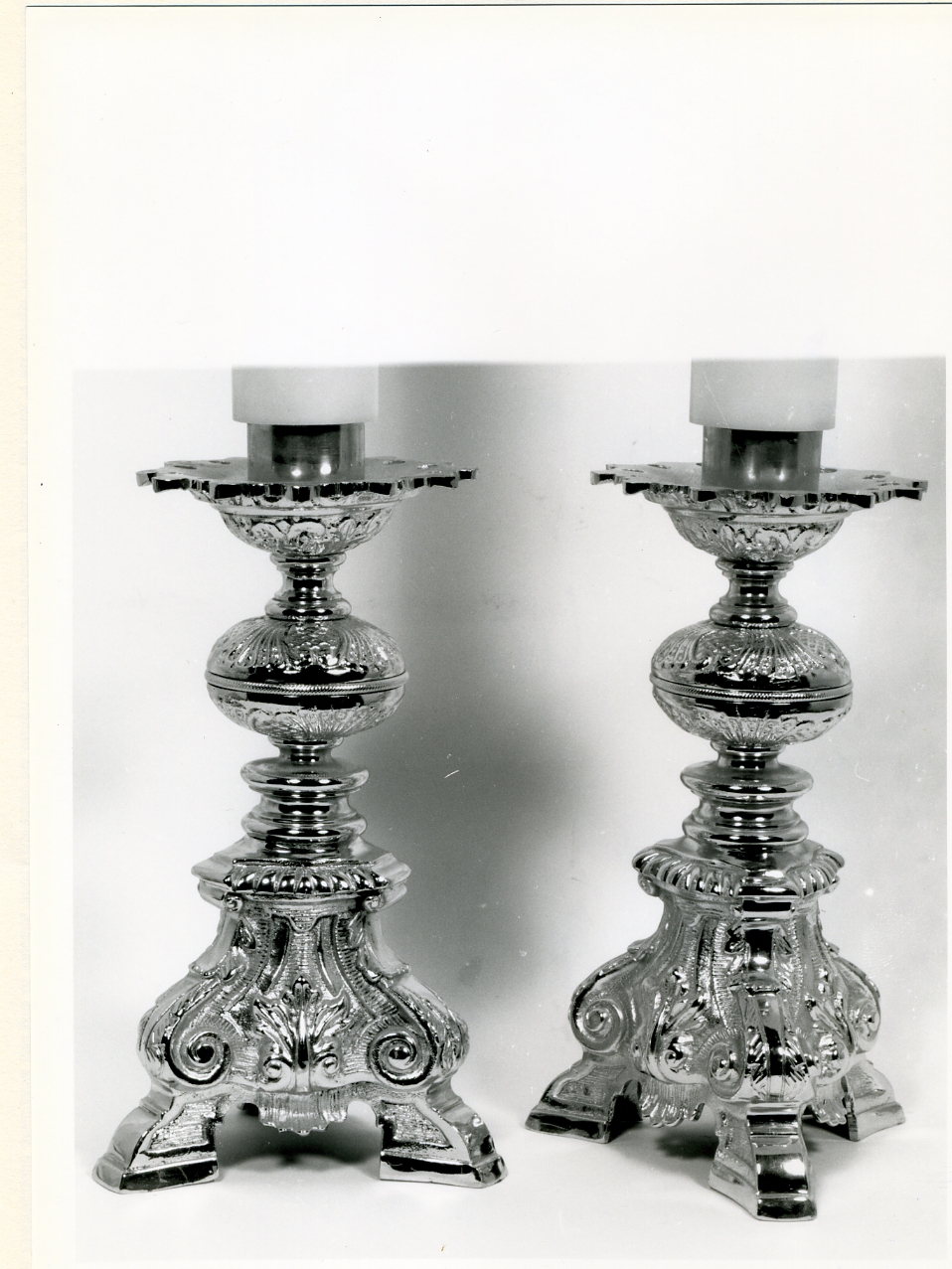 candelabro, serie - bottega campana (prima metà sec. XX)