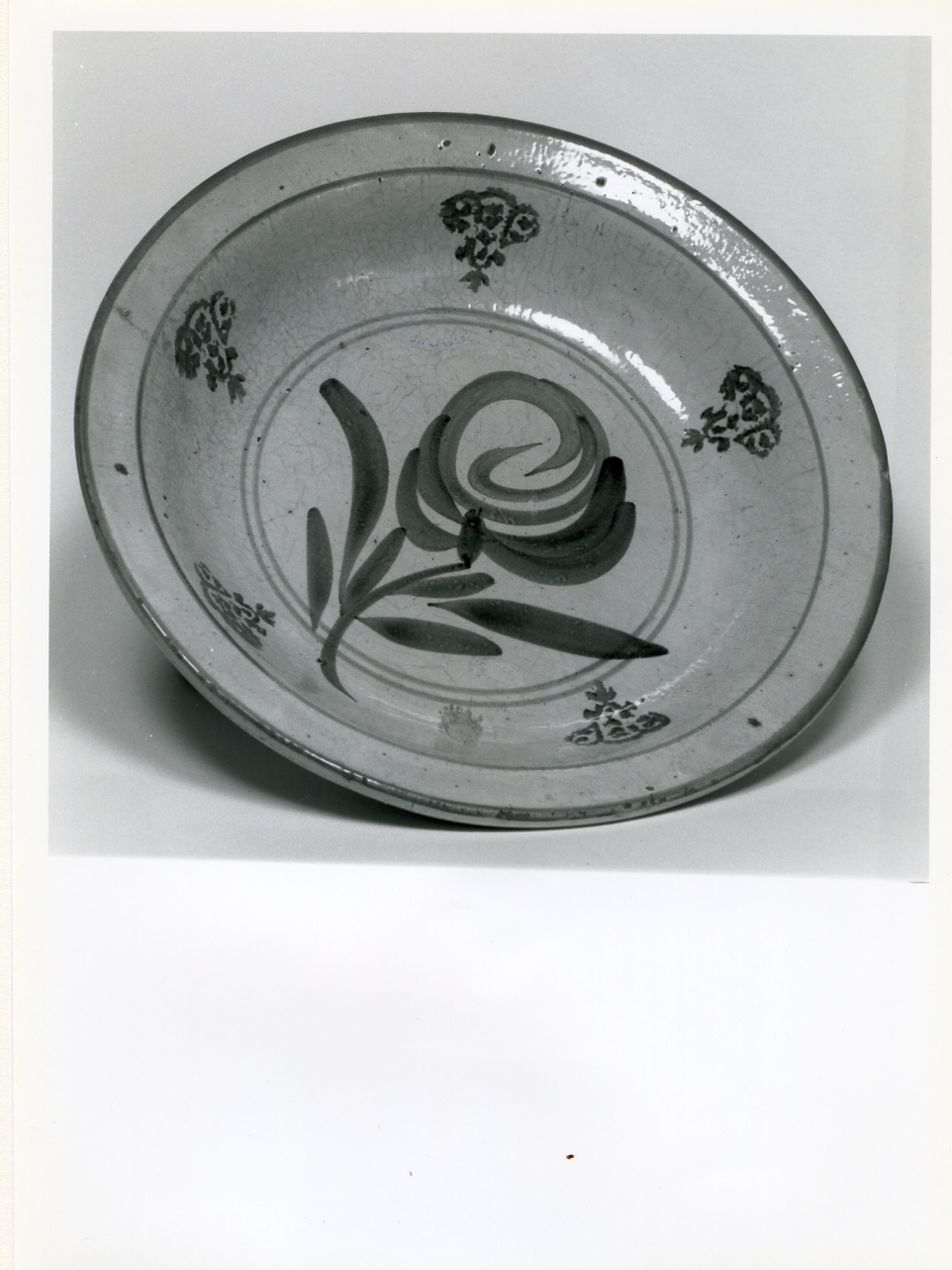 piatto - bottega napoletana (sec. XIX)