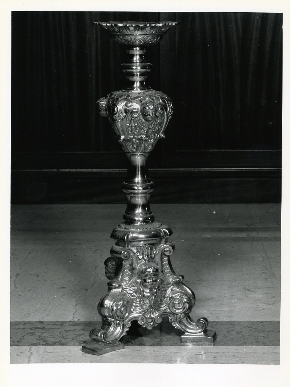 candelabro - bottega napoletana (prima metà sec. XX)