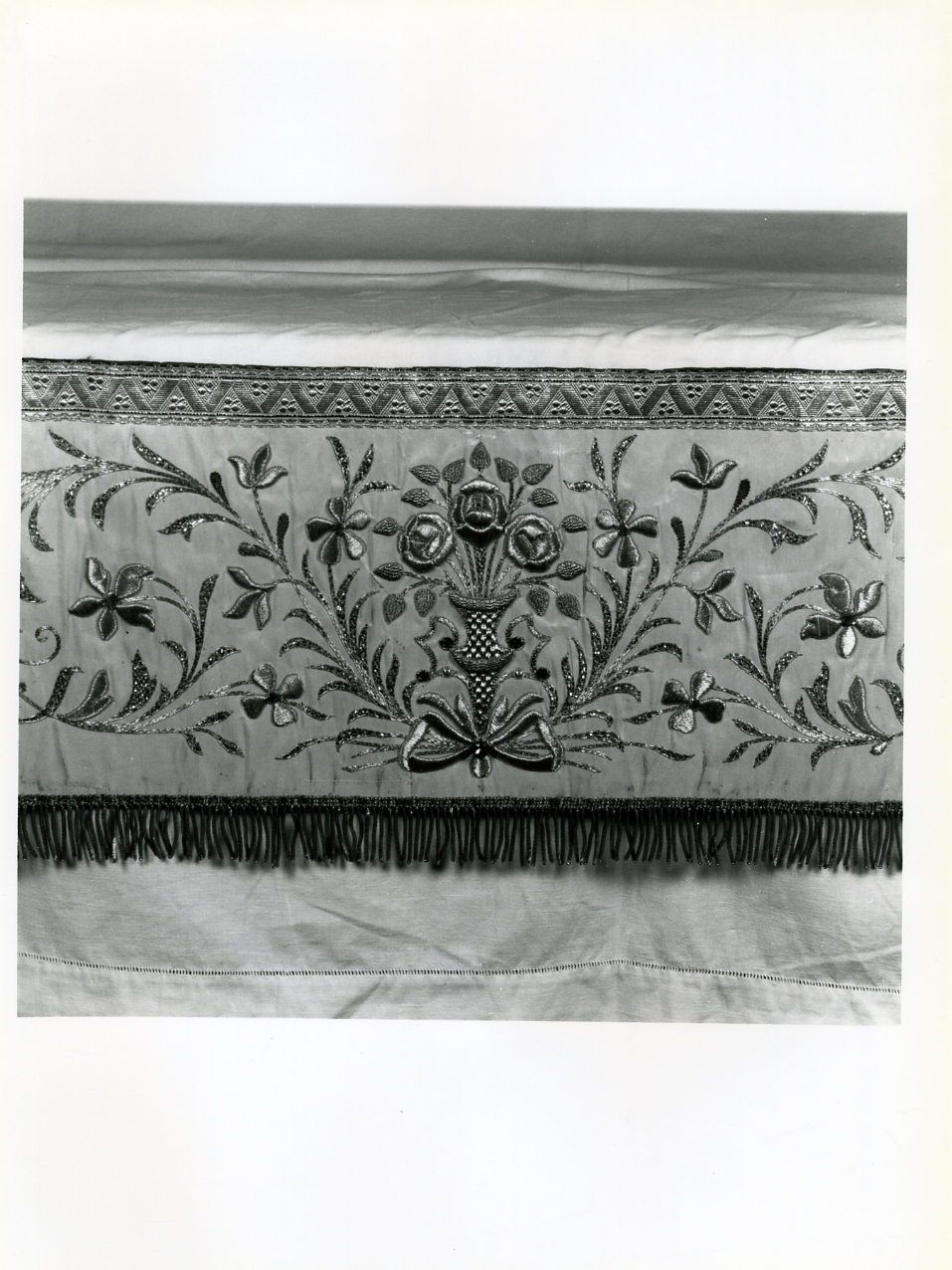 tovaglia d'altare - manifattura napoletana (inizio sec. XX)