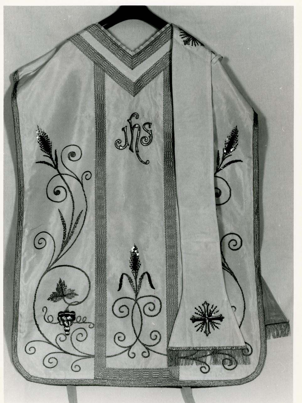 paramento liturgico, insieme - manifattura napoletana (secondo quarto sec. XX)