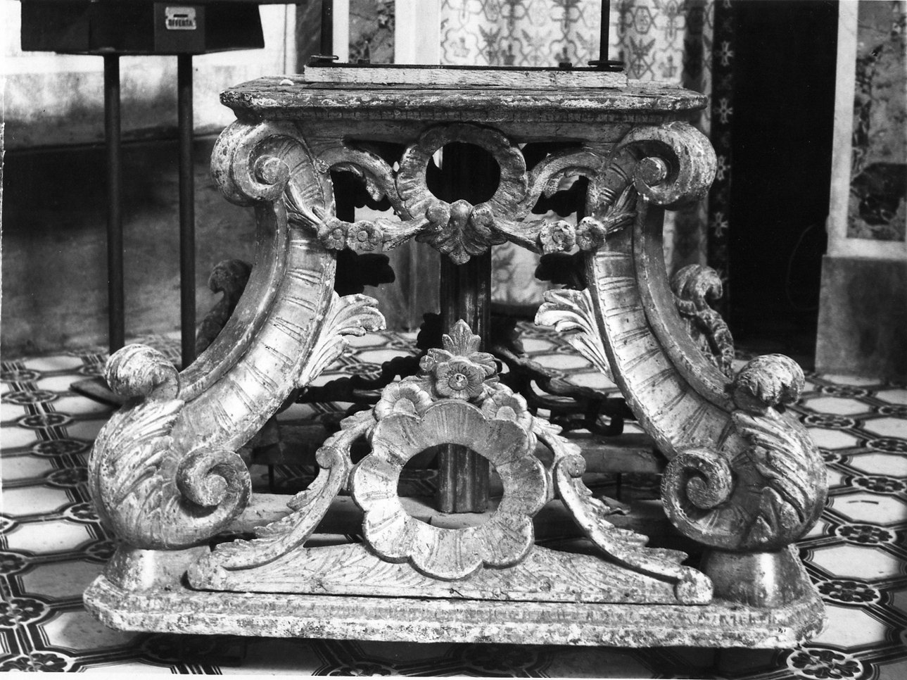 piedistallo di statua - bottega napoletana (metà sec. XIX)