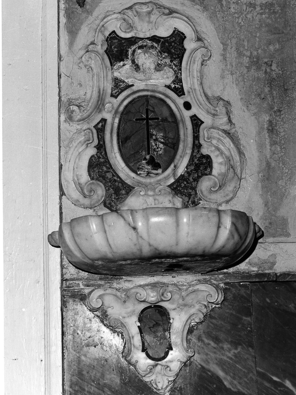 acquasantiera da parete, serie - bottega napoletana (sec. XIX)