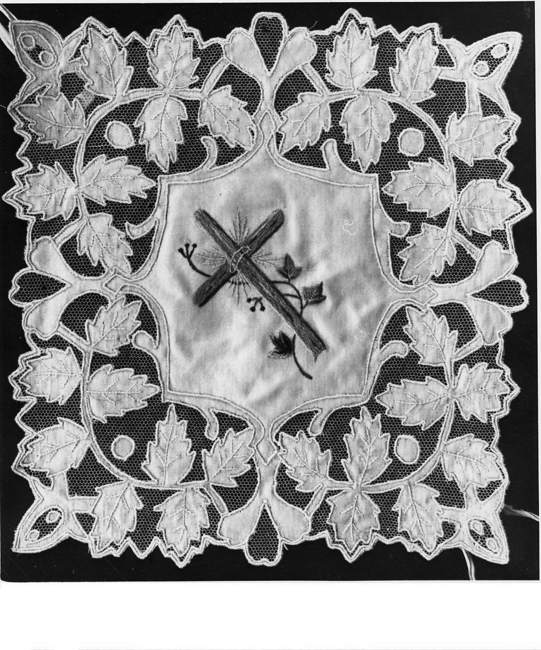 conopeo di pisside - manifattura napoletana (inizio sec. XX)