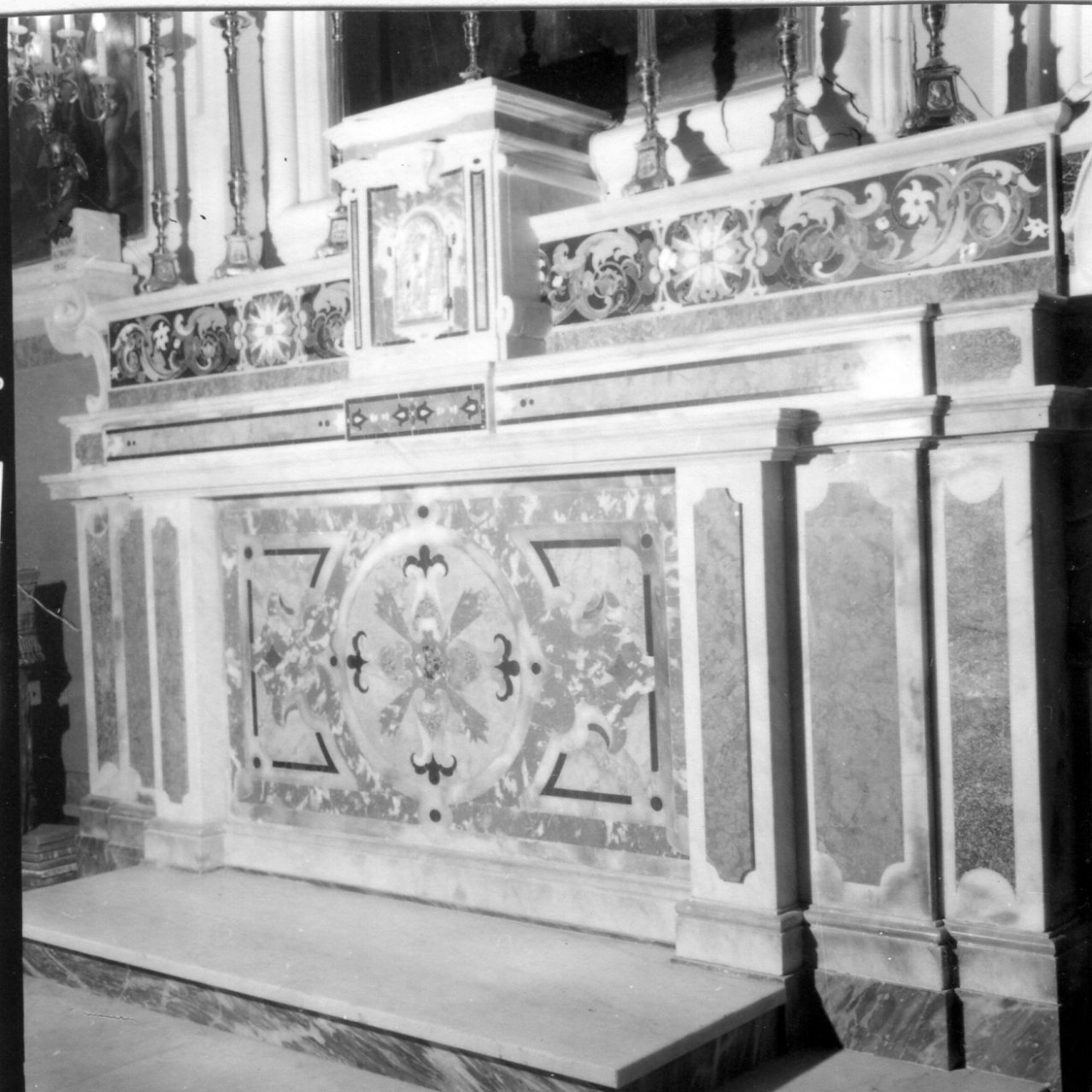 altare maggiore - bottega napoletana (prima metà sec. XVIII)