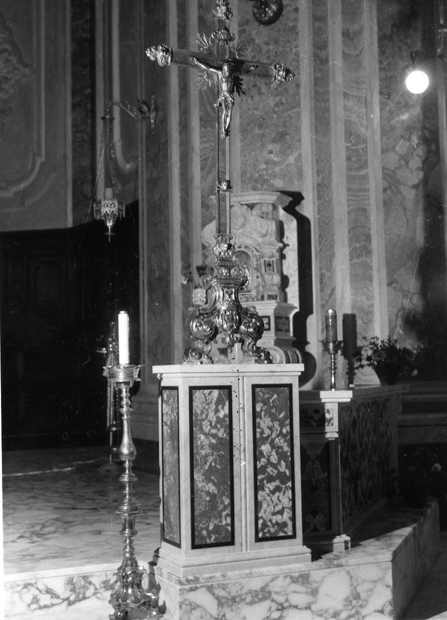 candeliere d'altare, serie - bottega napoletana (sec. XVIII)