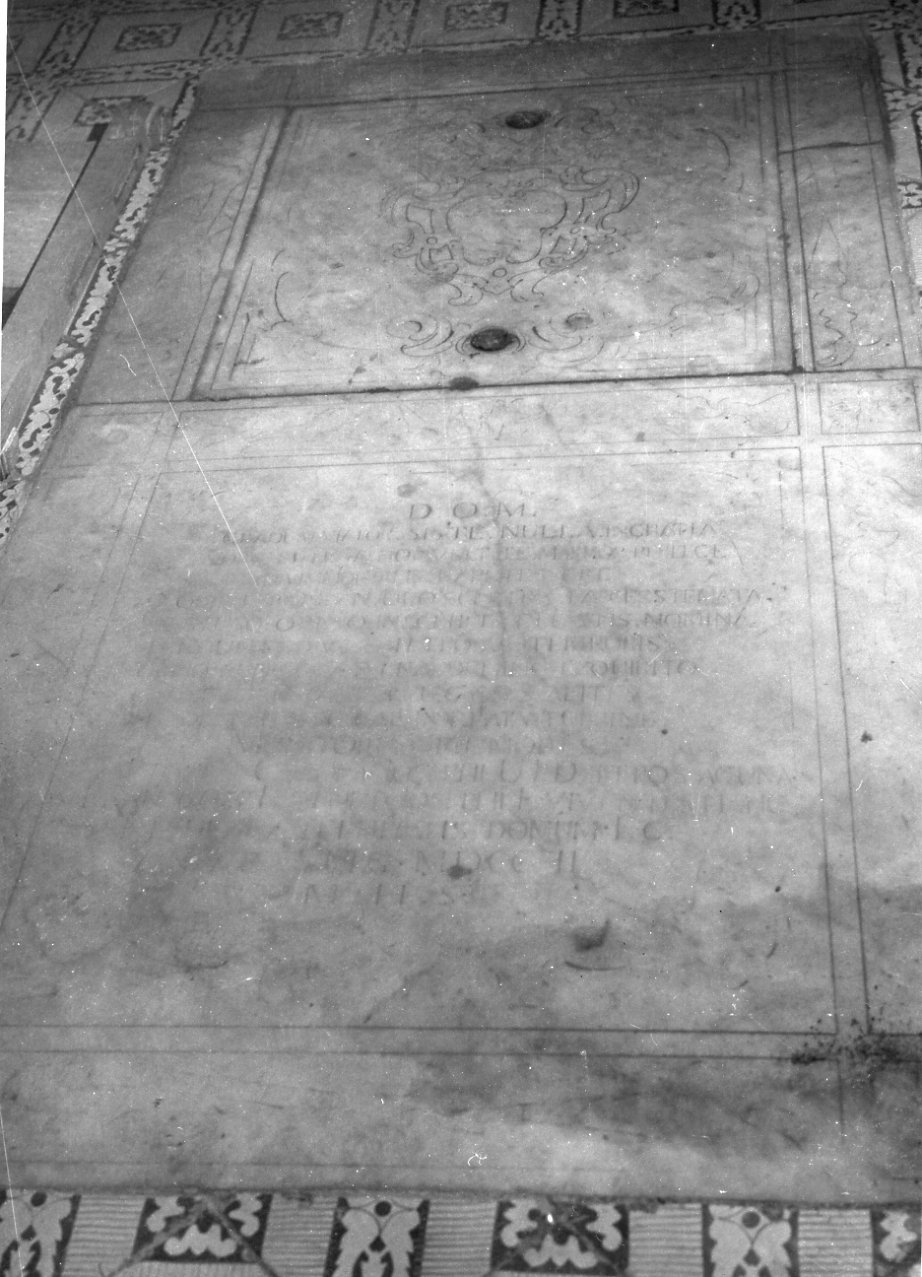 lapide tombale - bottega napoletana (sec. XVIII)