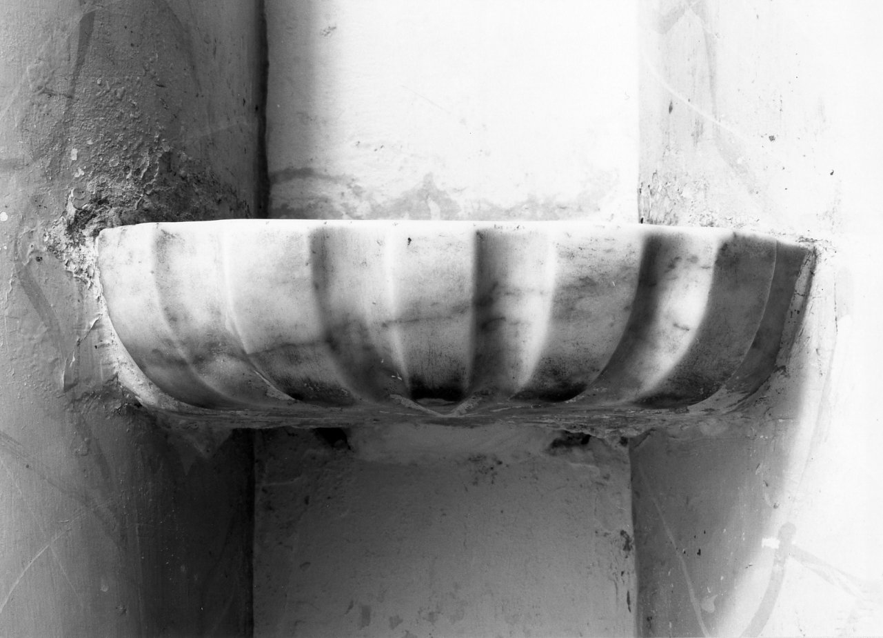 acquasantiera da parete - bottega napoletana (metà sec. XIX)