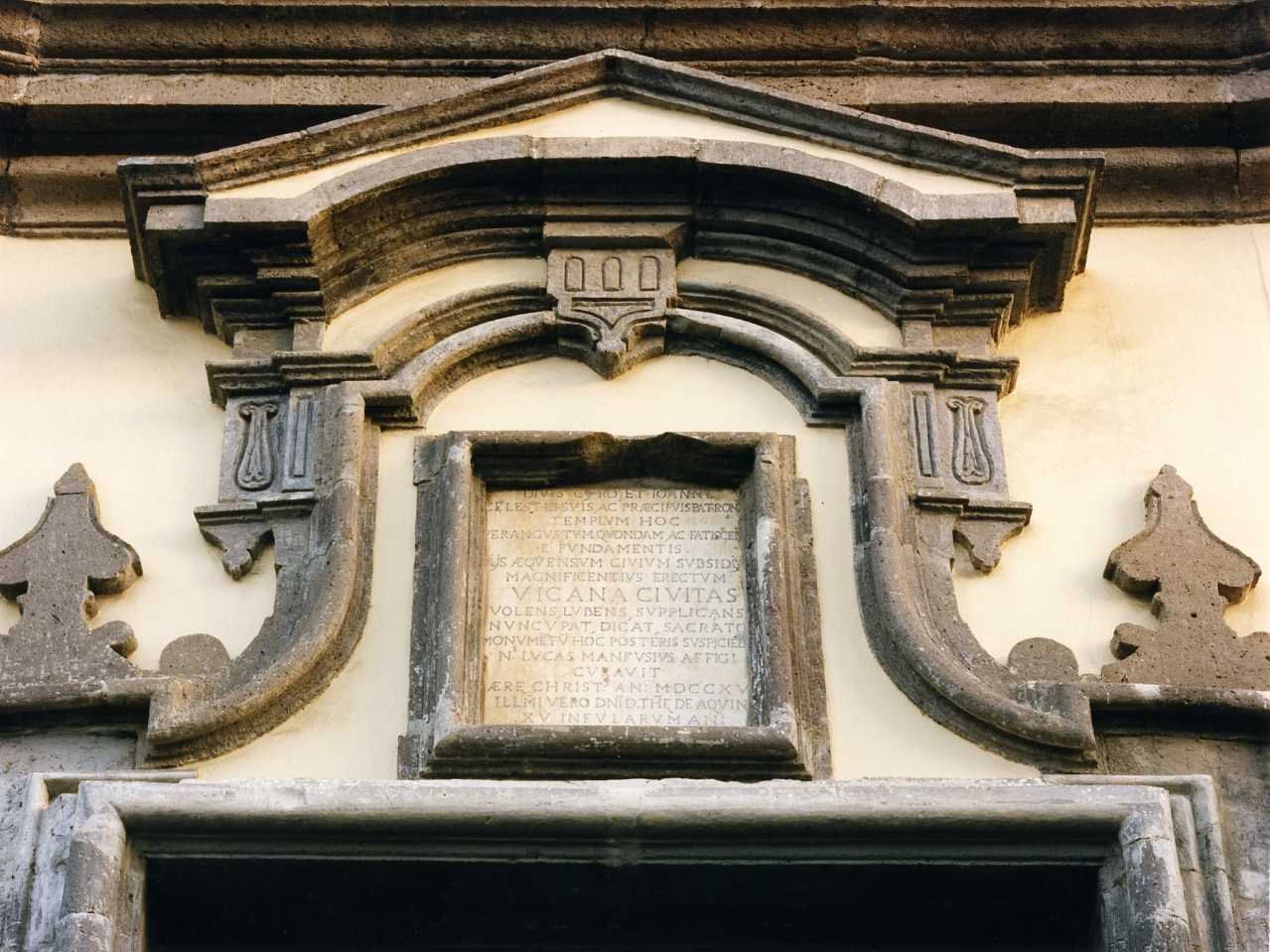 lapide commemorativa - bottega campana (sec. XVIII)