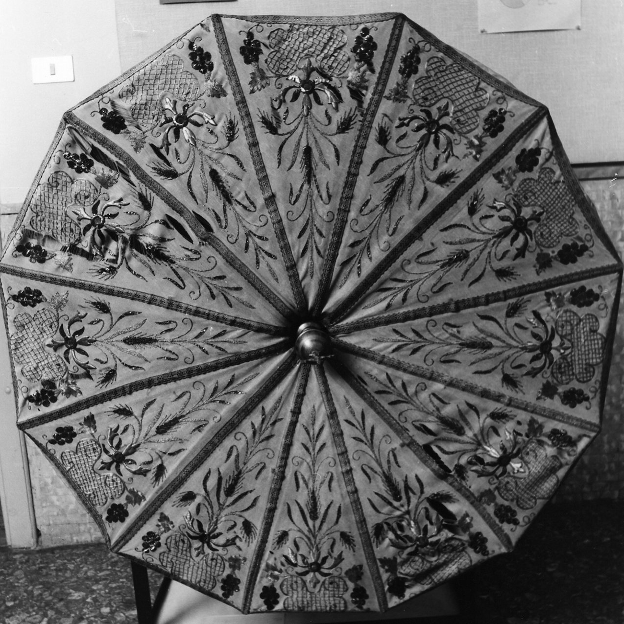 ombrellino processionale - manifattura napoletana (metà sec. XVIII)