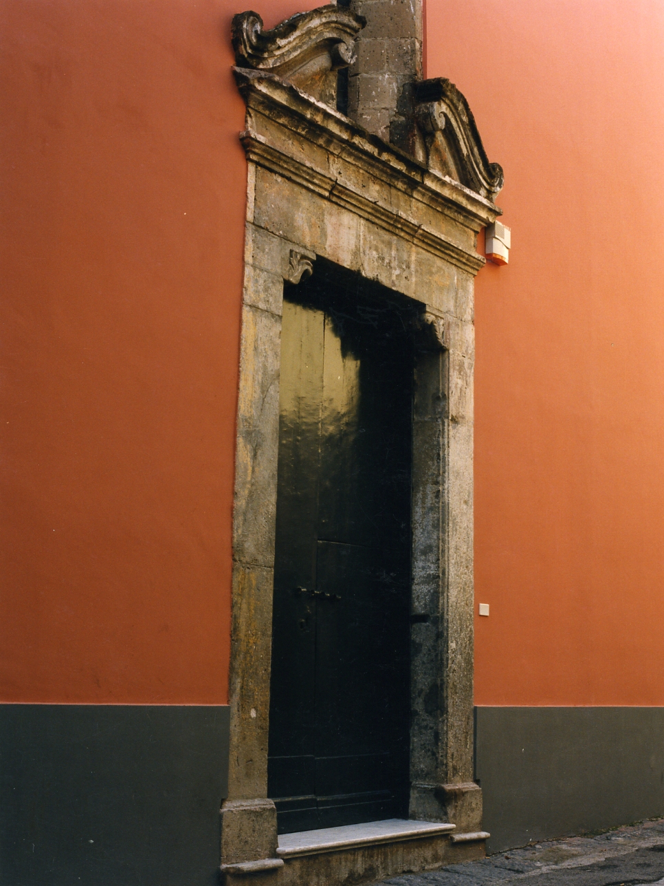 portale - bottega Italia meridionale (seconda metà sec. XIV)