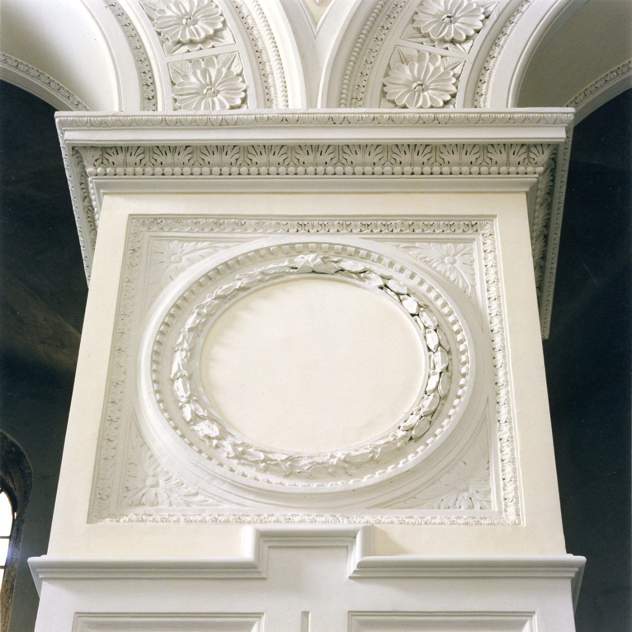 decorazione plastica, complesso decorativo - bottega napoletana (primo quarto sec. XX)