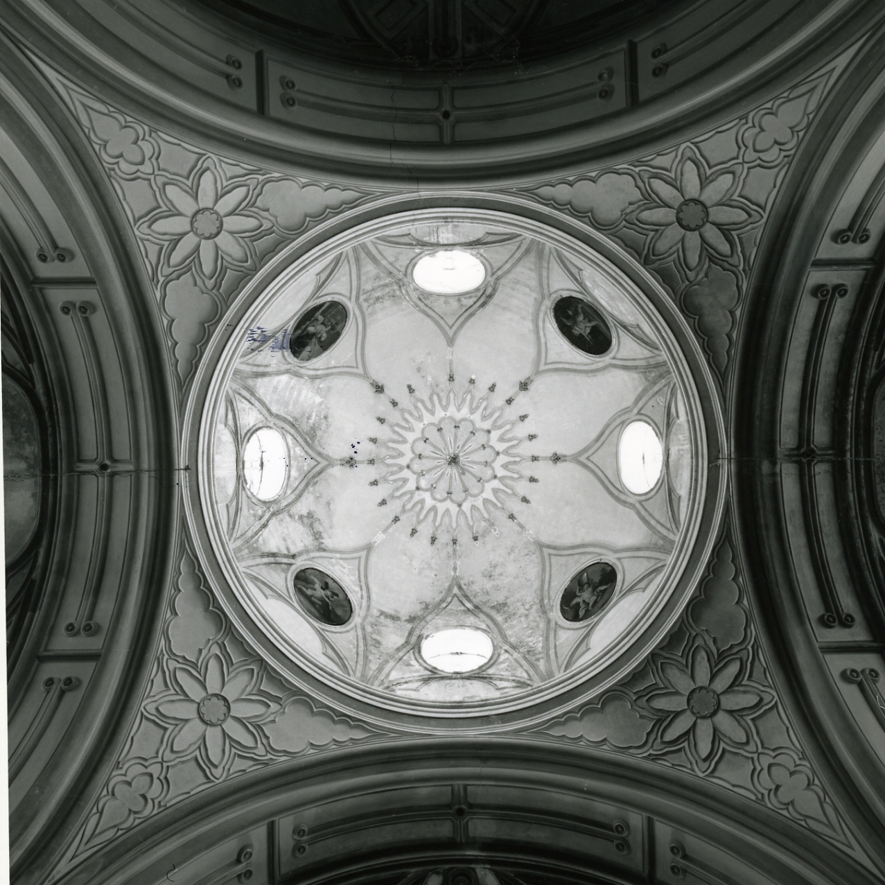 decorazione plastico-architettonica - bottega napoletana (metà sec. XIX)