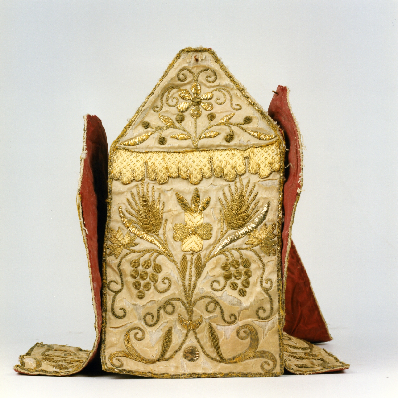 conopeo di pisside - manifattura Italia meridionale (fine/inizio secc. XVIII/ XIX)