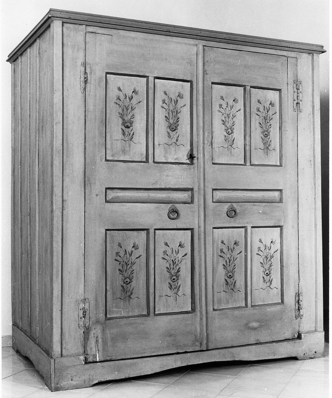 armadio - bottega napoletana (fine/inizio secc. XIX/ XX)