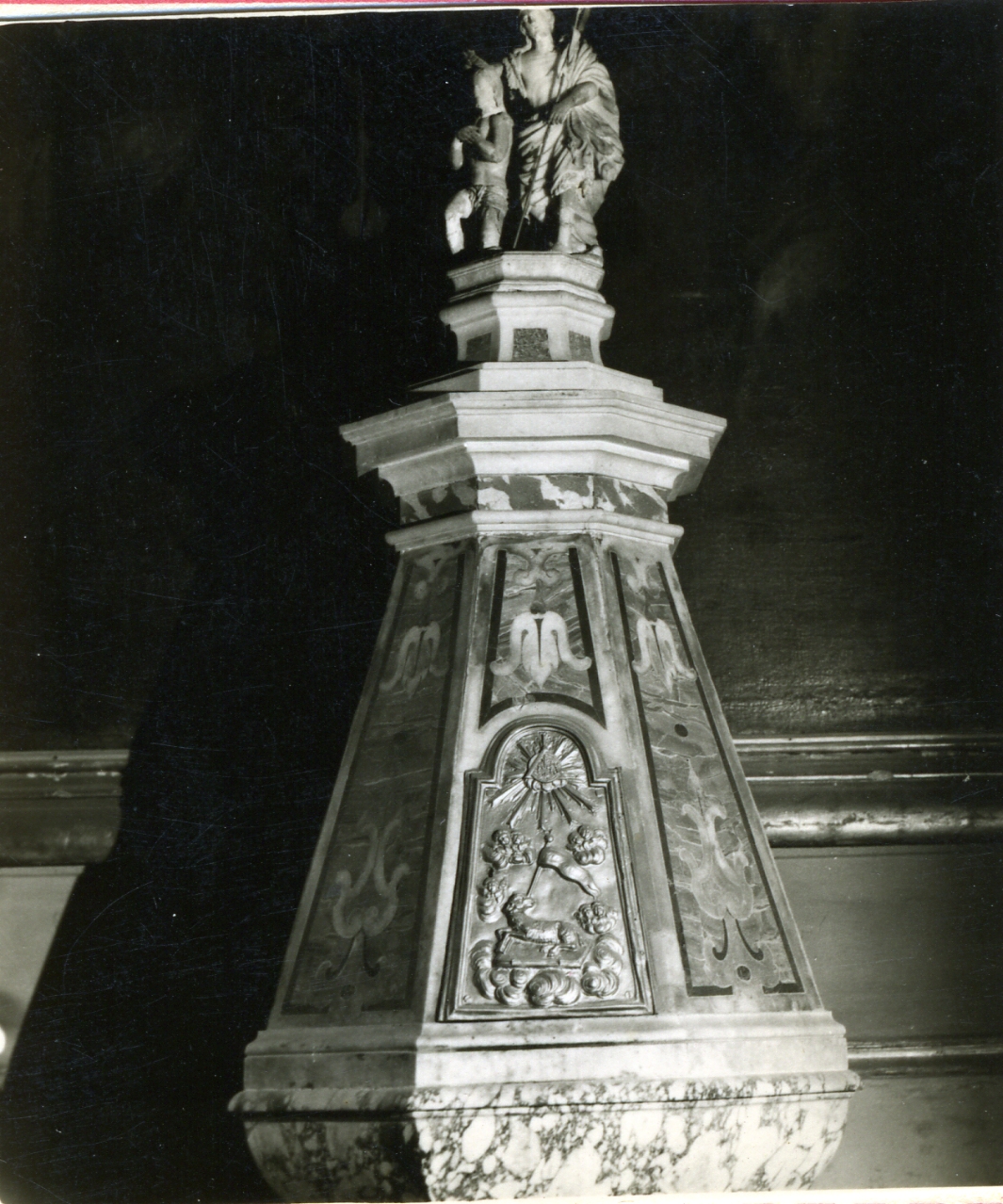 fonte battesimale - bottega napoletana (prima metà sec. XVIII)