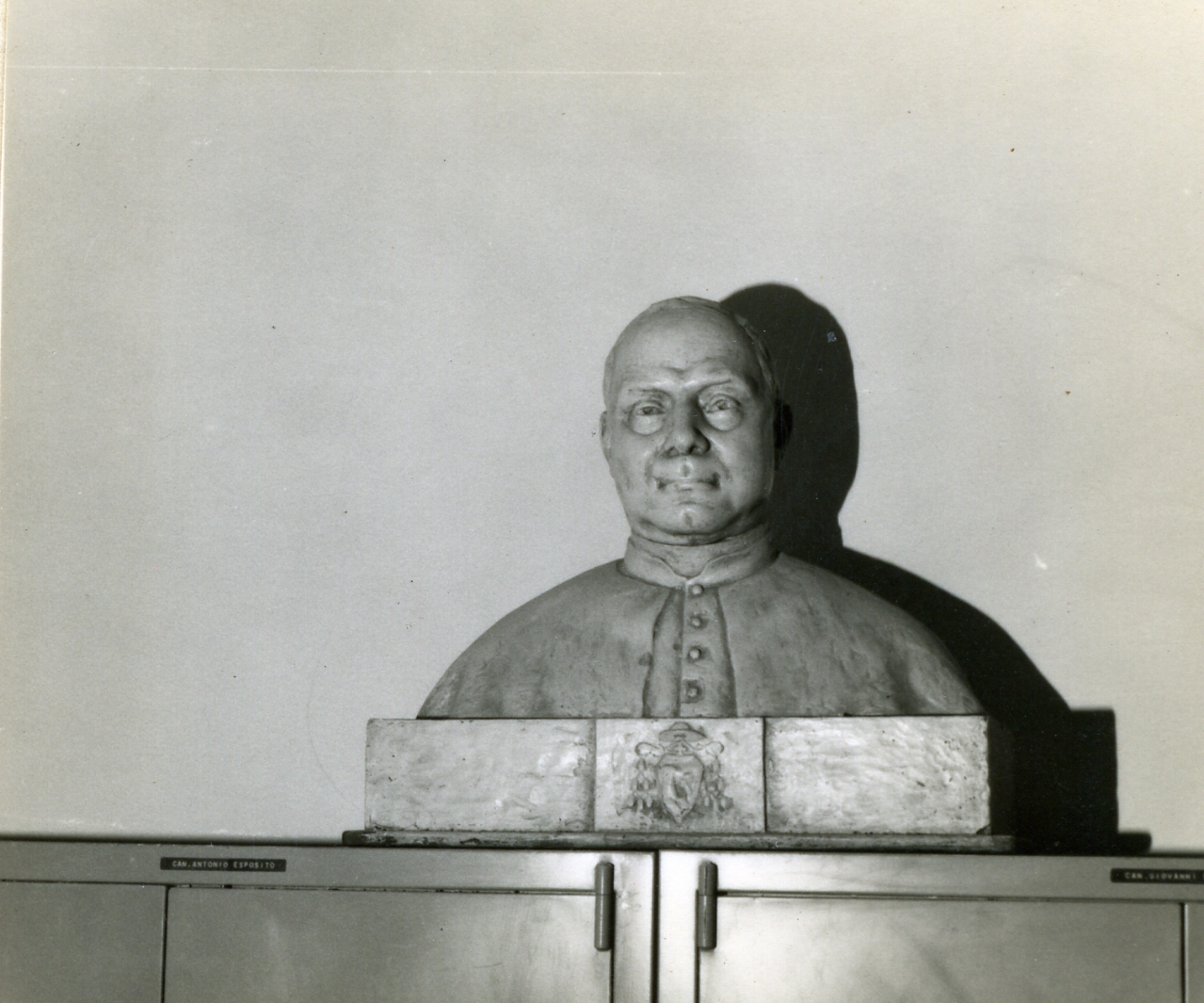ritratto del vescovo De Jorio (busto) - bottega napoletana (prima metà sec. XX)