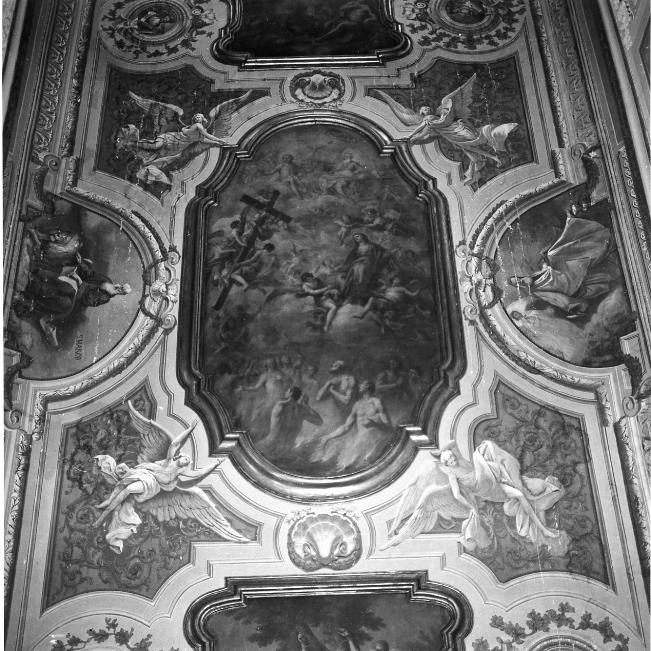 Madonna con personaggi che implorano il suo aiuto (dipinto) di Cacciapuoti Nicola (sec. XVIII)