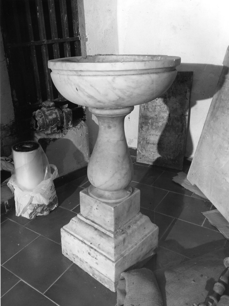 fonte battesimale - bottega napoletana (inizio sec. XX)