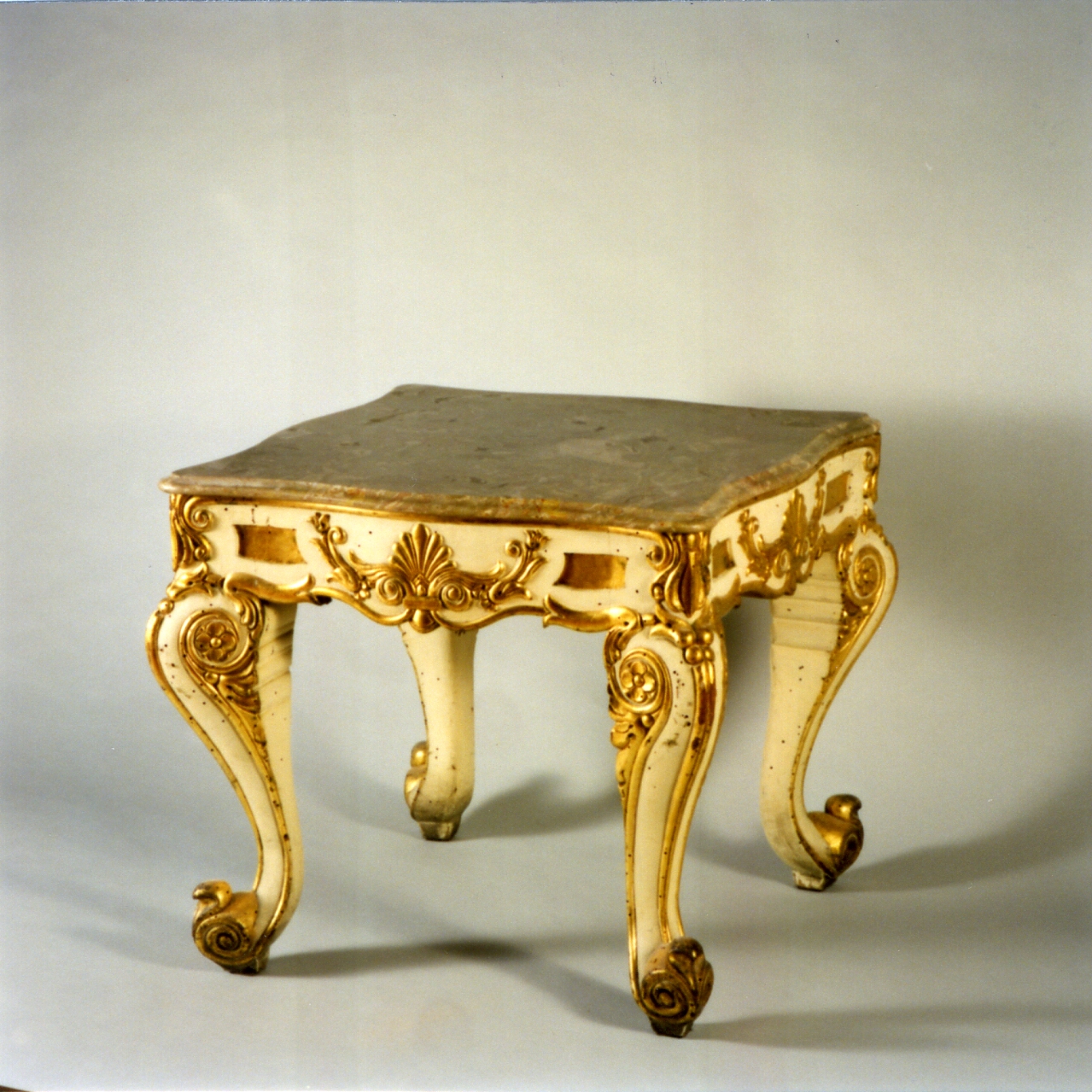 tavolino - bottega napoletana (fine/inizio secc. XVIII/ XIX)