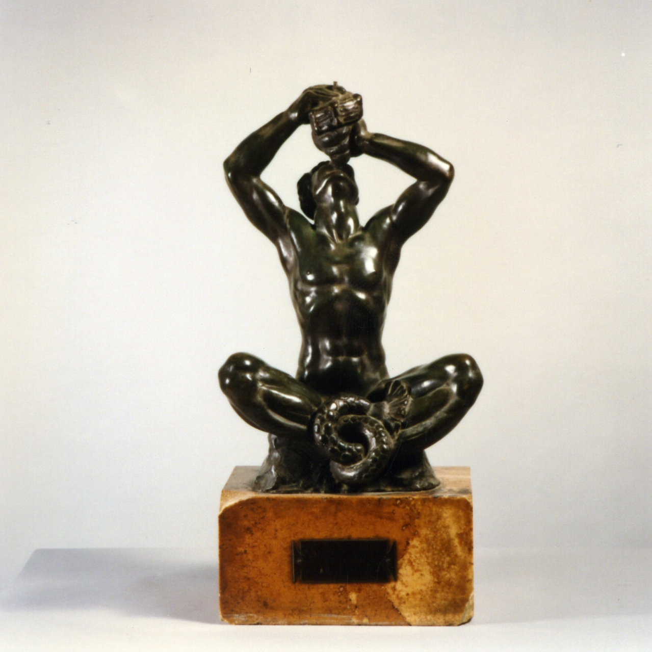 il volturno, figura allegorica maschile (scultura) di De Veroli Carlo (primo quarto sec. XX)