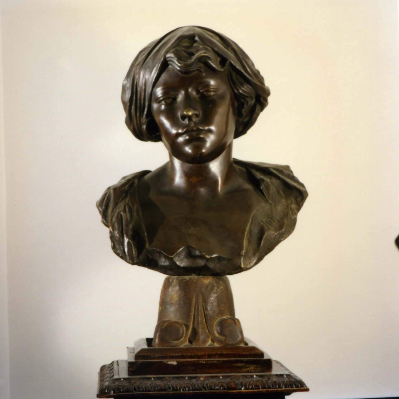 busto femminile (scultura) di Marino Raffaele (fine/inizio secc. XIX/ XX)