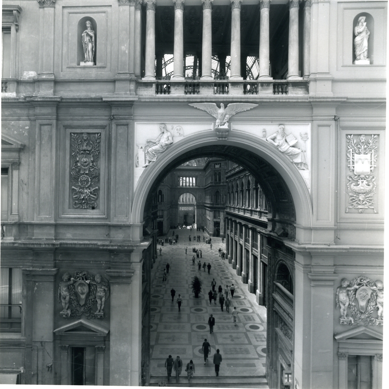 decorazione plastica - bottega napoletana (seconda metà sec. XIX)