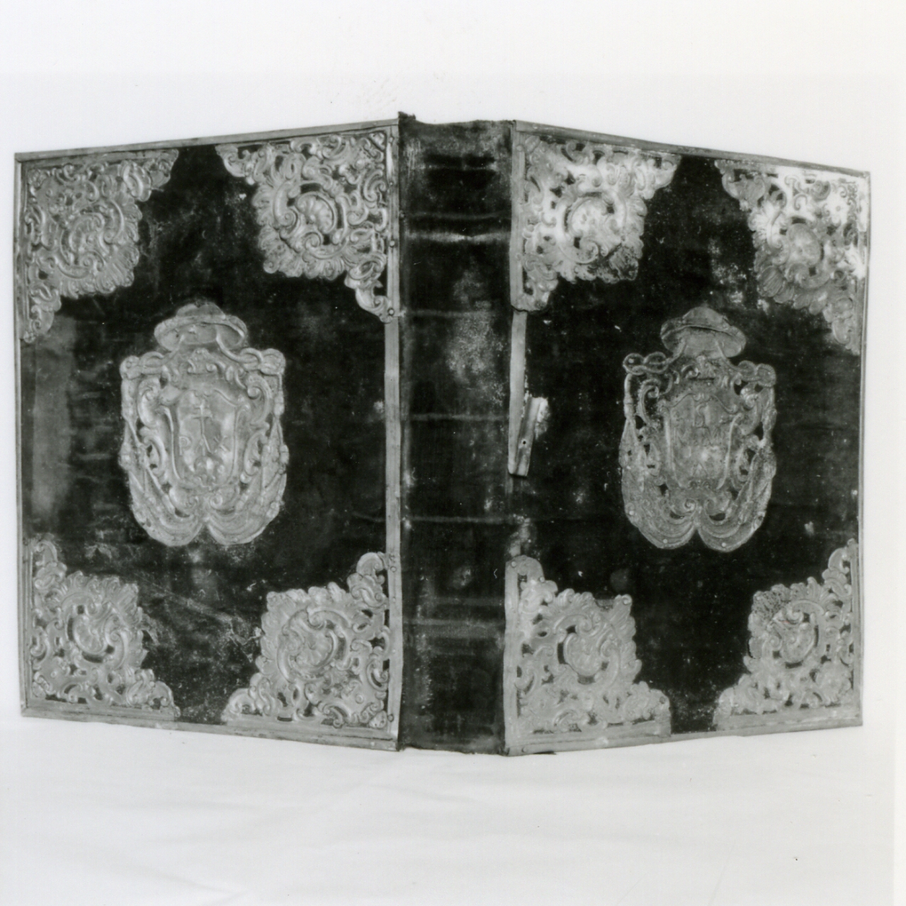 coperta di libro liturgico - bottega napoletana (metà sec. XVIII)